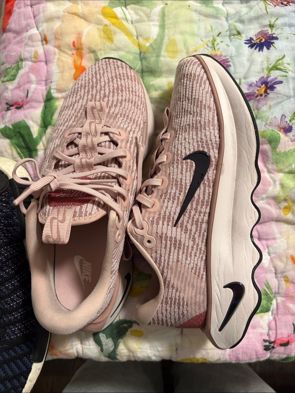 Nike Motiva Pink sparkles